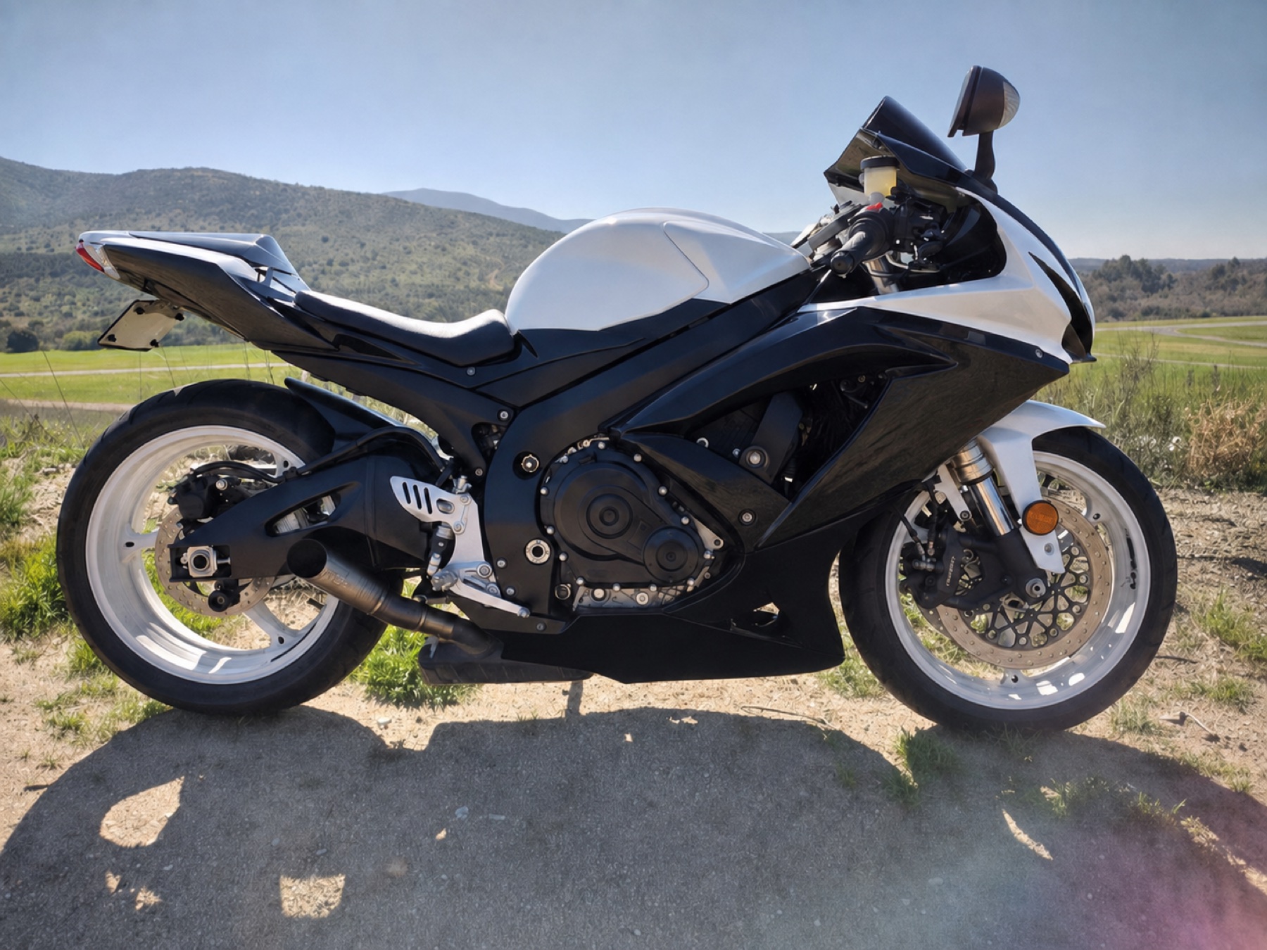 Suzuki GSX-R in Deep Current